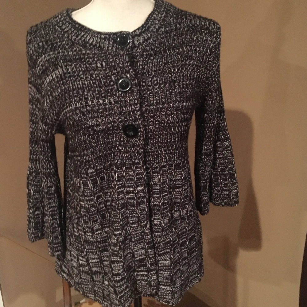 3 button Cardigan - Picture 3 of 7